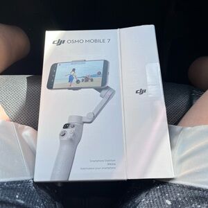 DJI Osmo Mobile 7 Stabilizer in White
